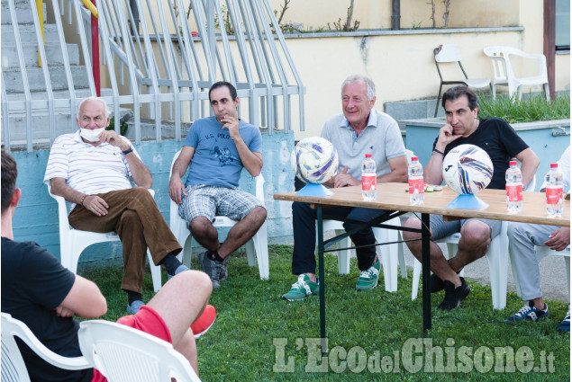 Villafranca:  Presentazione della squadra di calcio