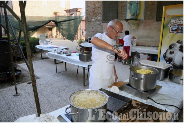 Festa patronale a Virle: aperitivi, costine, concerto e letture animate