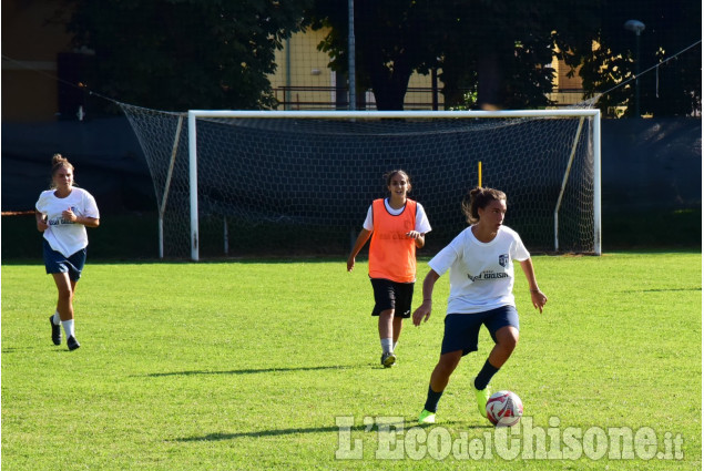 Calcio: i primi allenamenti del nuovo Pinerolo femminile