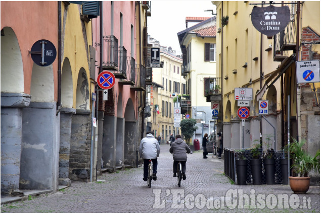 La immagini di Pinerolo in zona rossa: torna il lockdown