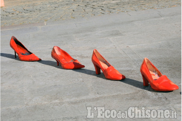 None: “L’amore non uccide”, l’iniziativa delle donne nonesi in piazza Donatori di Sangue