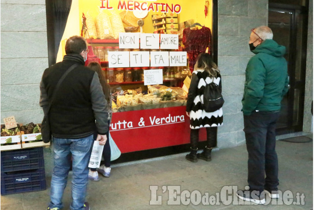 None: “L’amore non uccide”, l’iniziativa delle donne nonesi in piazza Donatori di Sangue