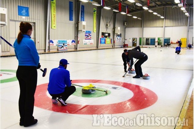 Curling: Raduno con il tecnico Schmidt a Pinerolo