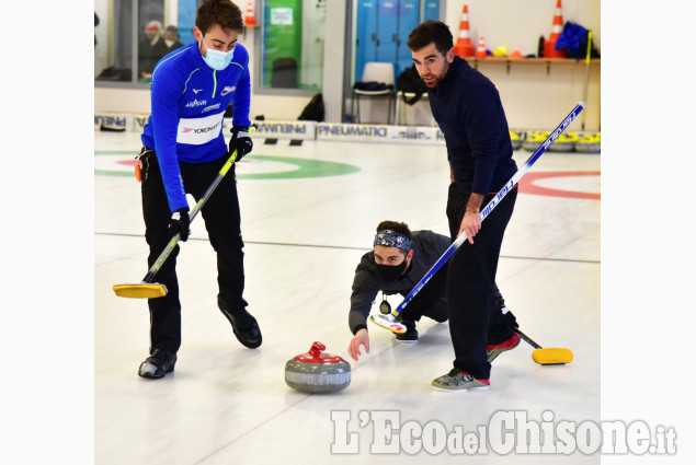 Curling: Raduno con il tecnico Schmidt a Pinerolo