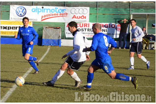 Previati in possesso di palla