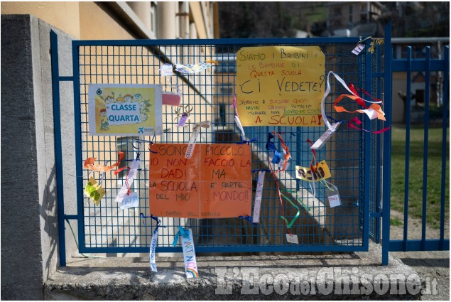 Proteste per tornare a scuola: le immagini da Perosa, Pomaretto, Fenestrelle e Pragelato