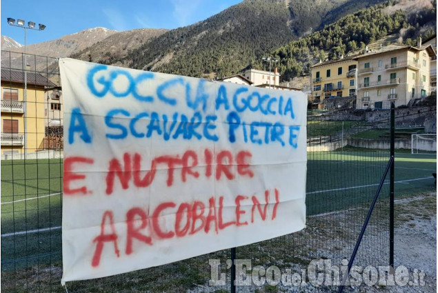 Proteste per tornare a scuola: le immagini da Perosa, Pomaretto, Fenestrelle e Pragelato