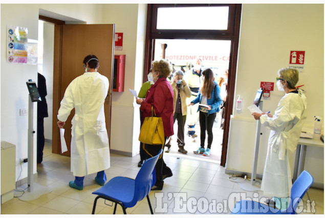 La prima giornata di apertura del nuovo Centro Vaccinale di Pinerolo