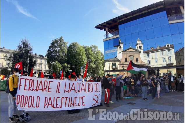 Pinerolo : Manifestazione in Piazza Facta  Pro Palestinesi