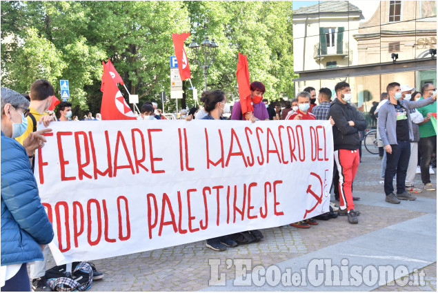 Pinerolo : Manifestazione in Piazza Facta  Pro Palestinesi