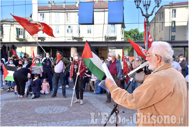 Pinerolo : Manifestazione in Piazza Facta  Pro Palestinesi