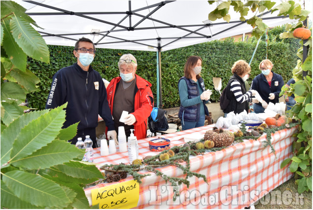 Roletto,caldarroste e pignatte in oratorio la scorsa domenica