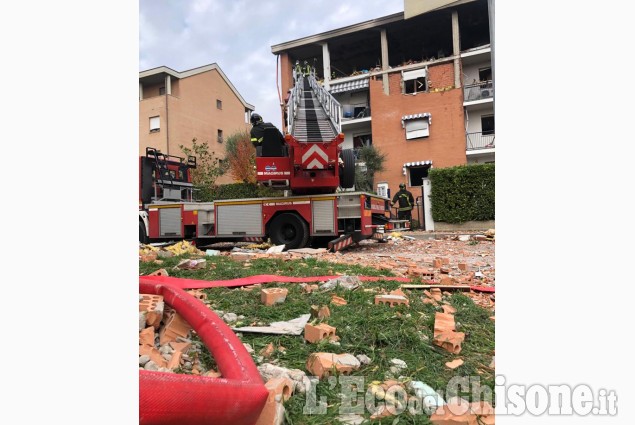 Esplosione in Piazza Sabin: «Sembrava un terremoto»