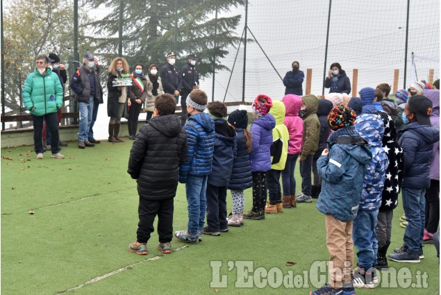 Festa dell'Albero, i bambini della primaria Martiri del Bric di Prarostino