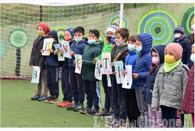 Festa dell'Albero, i bambini della primaria Martiri del Bric di Prarostino