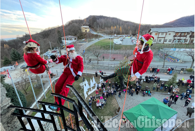 Prarostino Santa Claus si è calato dal faro