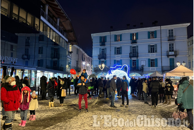 Pinerolo:Si accende l'albero in centro, con l'Immacolata iniziano le feste