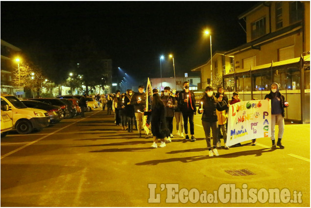 None: Consiglio comunale aperto e fiaccolata per la pace