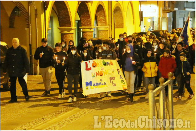 None: Consiglio comunale aperto e fiaccolata per la pace