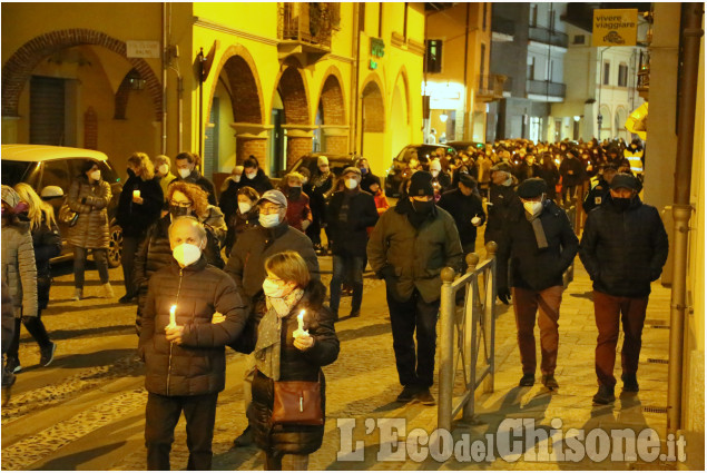 None: Consiglio comunale aperto e fiaccolata per la pace
