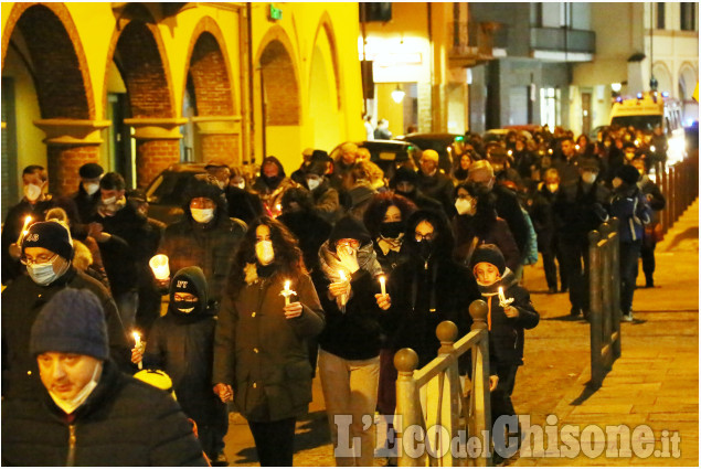 None: Consiglio comunale aperto e fiaccolata per la pace