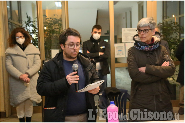 None: Consiglio comunale aperto e fiaccolata per la pace