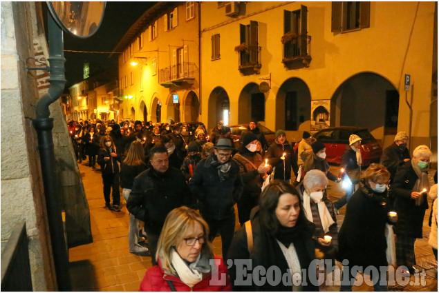 Piobesi: una fiaccolata per dire no alla guerra