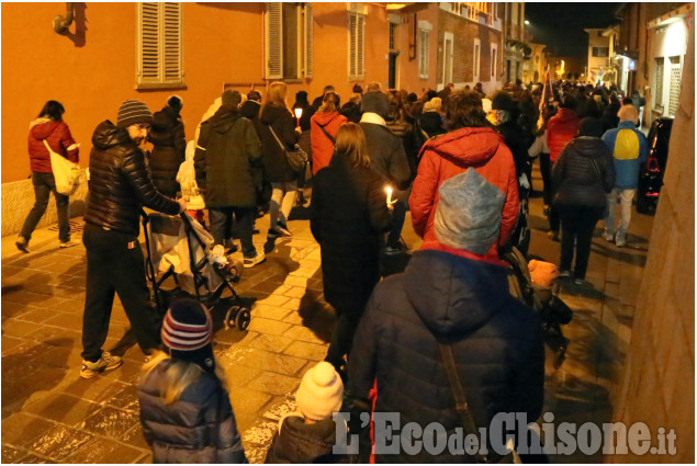 Piobesi: una fiaccolata per dire no alla guerra