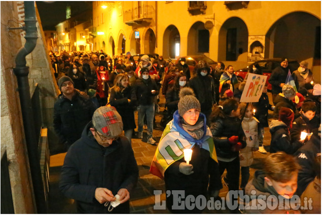 Piobesi: una fiaccolata per dire no alla guerra