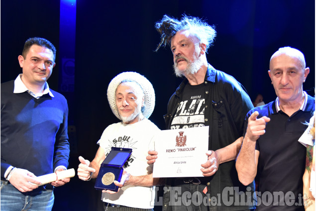 Pinerolo ,Conferito il premio Pinarolium alla band "Africa Unite"