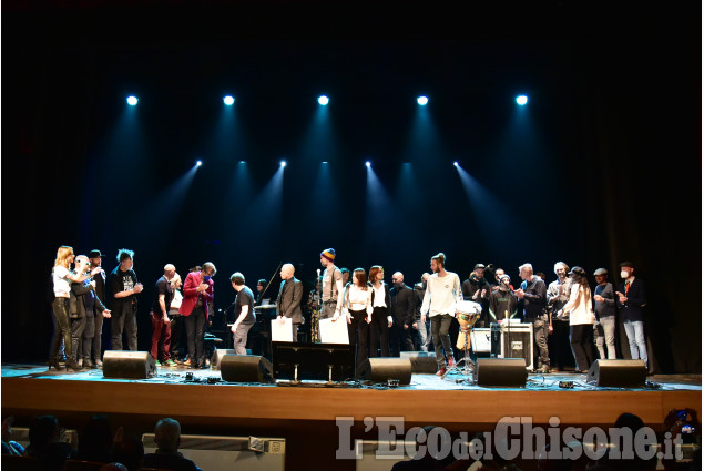 Pinerolo: Al teatro Sociale concerto di Band pinerolesi e Africa Unite