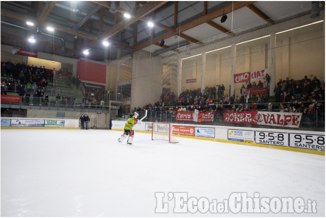 Hockey ghiaccio, altre immagini della grande festa a Toŕre
