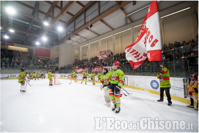 Hockey ghiaccio, altre immagini della grande festa a Toŕre