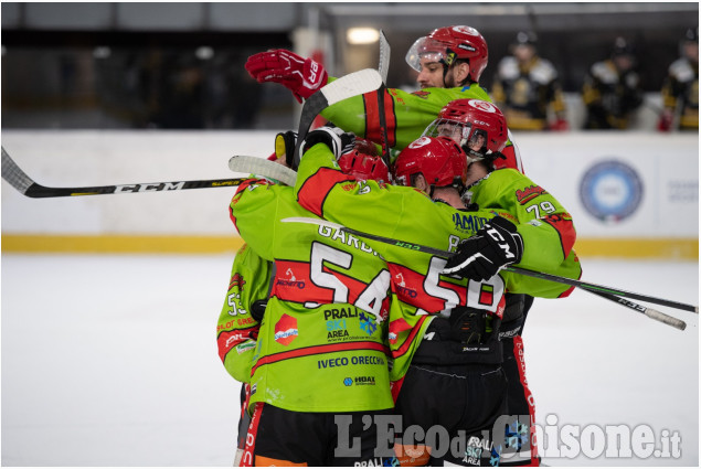 Hockey ghiaccio, altre immagini della grande festa a Toŕre