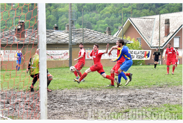 Calcio Prima categoria: tris Perosa