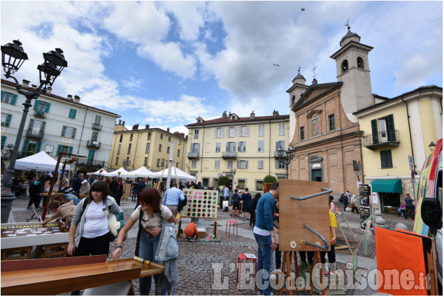 Pinerolo" Ricigiochi" in Piazza Facta