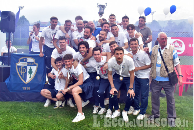 Calcio:La festa del Pinerolo per la serie D