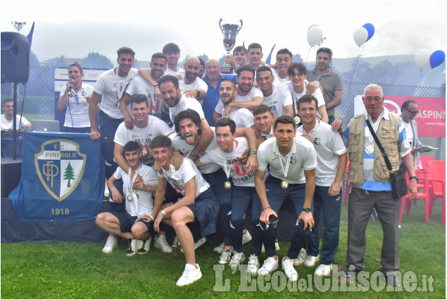 Calcio:La festa del Pinerolo per la serie D