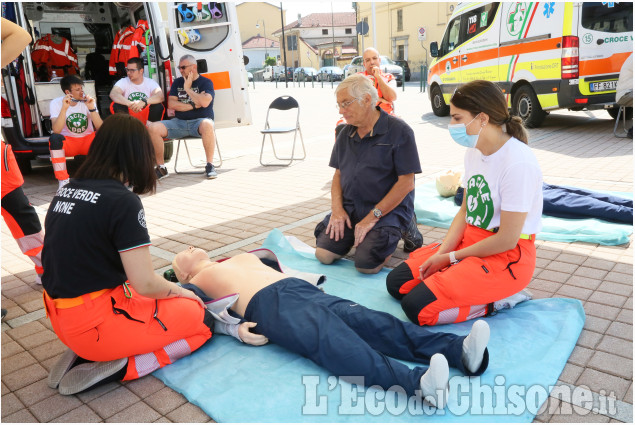 None: defibrillation day