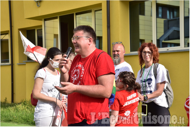 Special Olympics, la fiaccola dei Giochi da Abbadia al Palazzetto dello Sport: emozioni e applausi