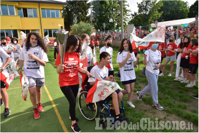 Special Olympics, la fiaccola dei Giochi da Abbadia al Palazzetto dello Sport: emozioni e applausi