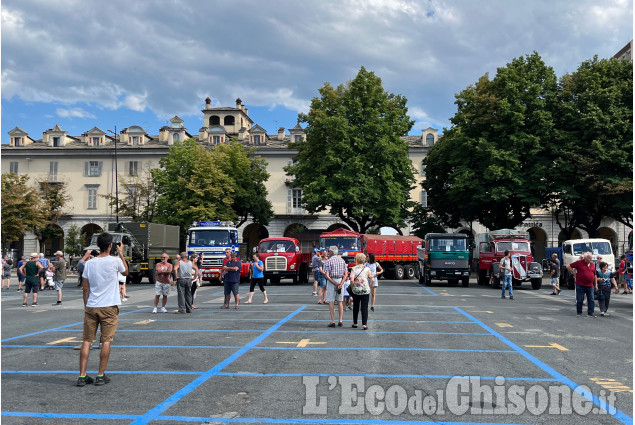 Pinerolo: 4°Raduno Camion storici