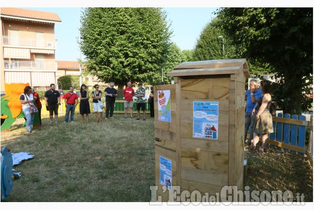 None: inaugurazione della casetta per il book crossing
