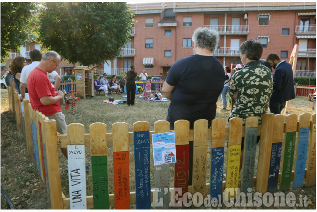 None: inaugurazione della casetta per il book crossing