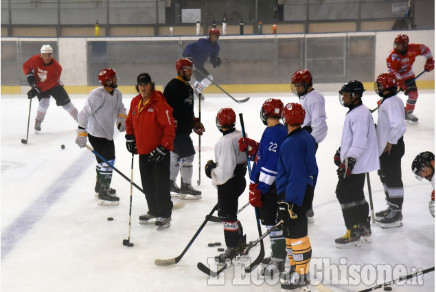 Hockey: Valpellice Bulldog sul ghiaccio a Pinerolo