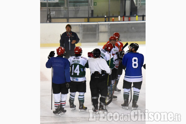 Hockey: Valpellice Bulldog sul ghiaccio a Pinerolo