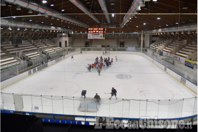 Hockey: Valpellice Bulldog sul ghiaccio a Pinerolo