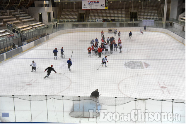 Hockey: Valpellice Bulldog sul ghiaccio a Pinerolo