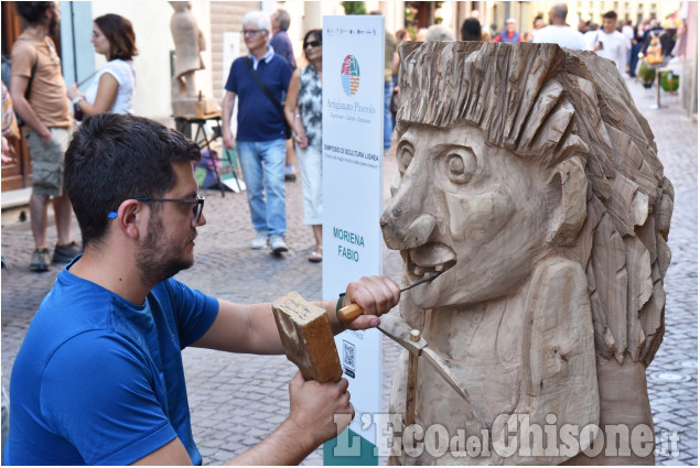 Pinerolo: Pubblico,arte e mestieri in festa per l'Artigianato