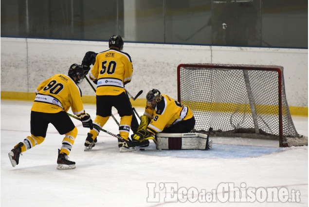 Pinerolo: Ice Hockey World Championships Weekend Pinerolo: Ice Hockey World Championships Weekend